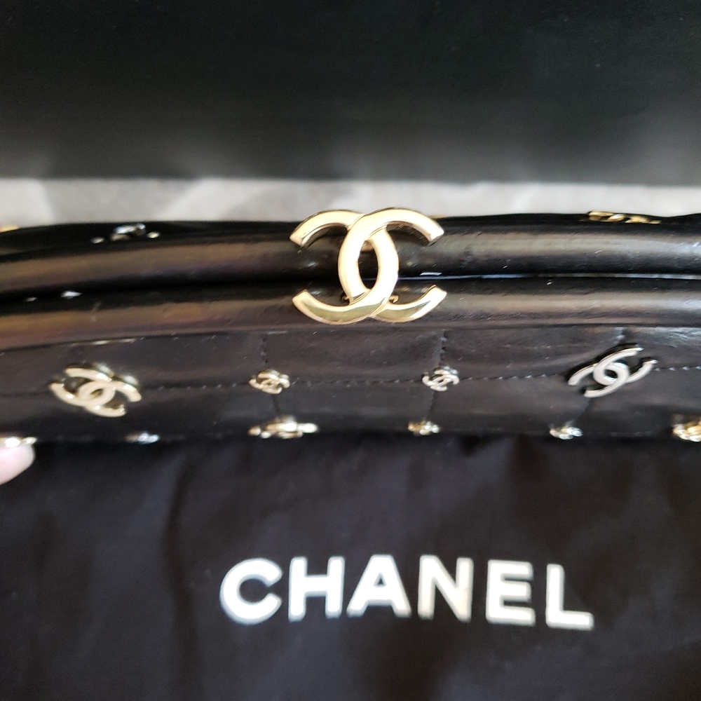 Chanel Vintage Clutch Limited Edition Black Leather CC Charm Logo Gold & Silver - Picture 3 of 17